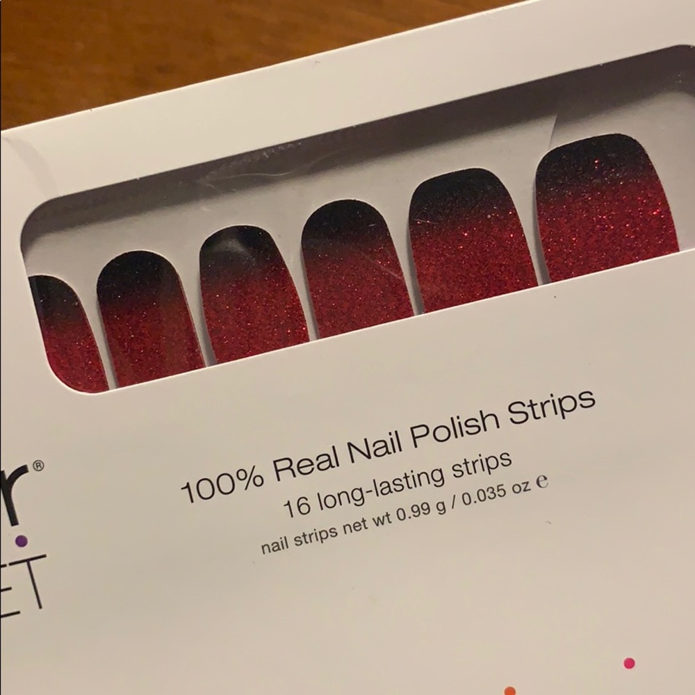Color Street Bloody Gorgeous